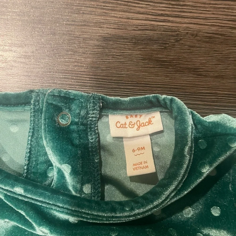 Cat & Jack Velour Dot Jumpsuit Size 6-9M